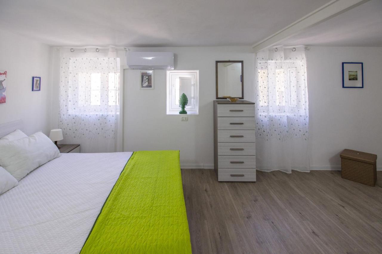 Maniace Homes - Federico & Angelica By Ortigia Apartments Сиракузы Экстерьер фото