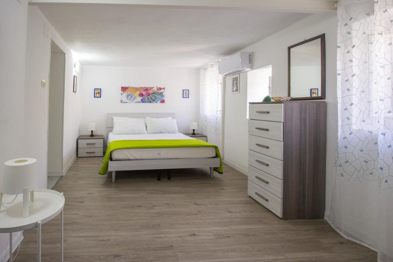 Maniace Homes - Federico & Angelica By Ortigia Apartments Сиракузы Экстерьер фото